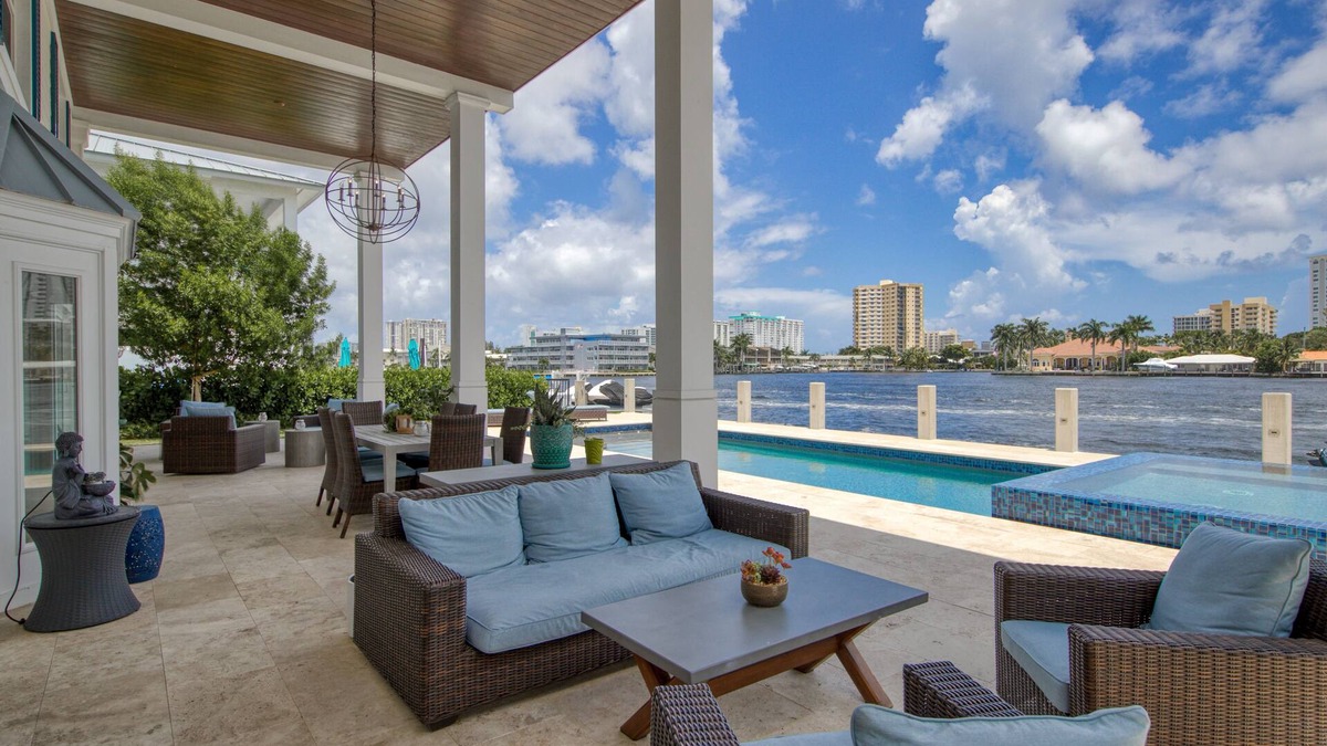 Pompano Isles House | Exquisite waterfront home with a pool, large yard, & grill - close to the beach