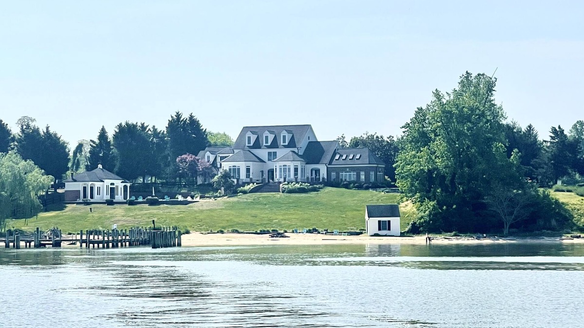 James Monroe House | Exquisite Waterfront Sunsets, Private Pool, Perfect Getaway!