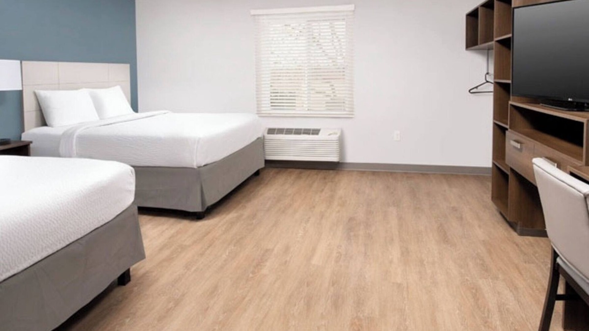 Austin Hotel | Extended Stay 3 Room Near Austin Attractions w/Full Kitchen & Ample Parking