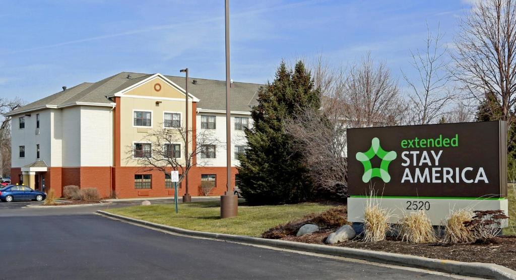Waukesha Hotel | Extended Stay America Select Suites - Milwaukee - Waukesha