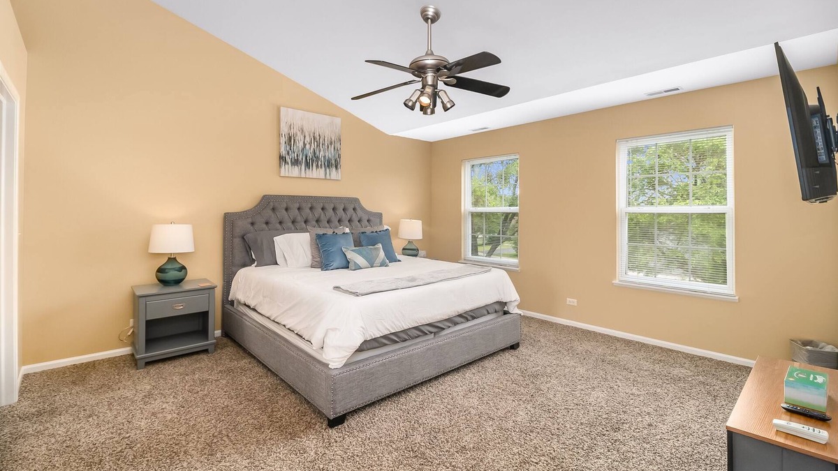 Fox Valley House | Extended Stay- Aurora FHS Rental - Shiloh