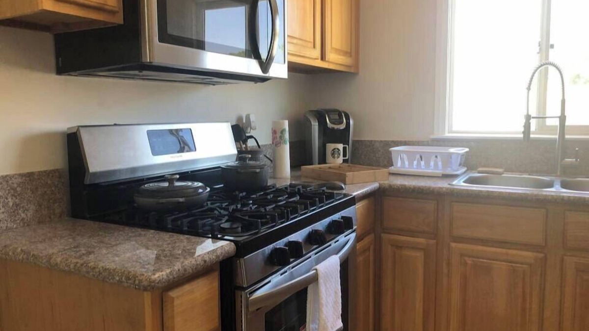 Magnolia Park House | Extended Stay Burbank Bungalow - Live Like a Local
