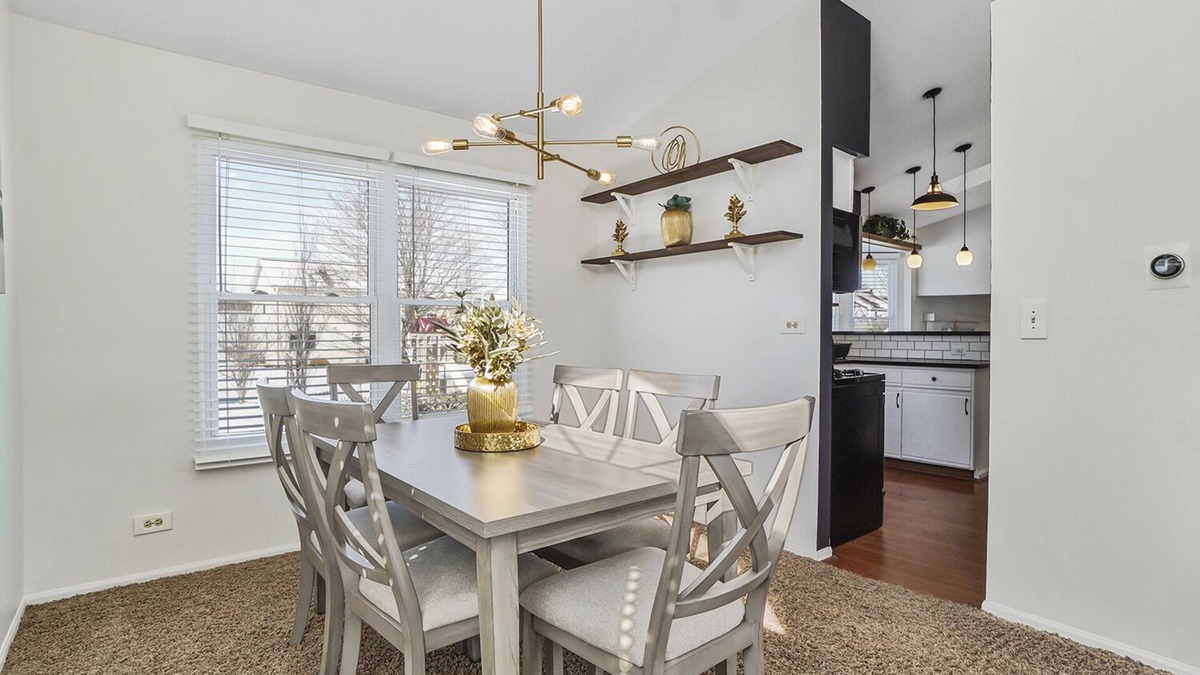 Carol Stream House | Extended Stay Carol Stream FHS Rental