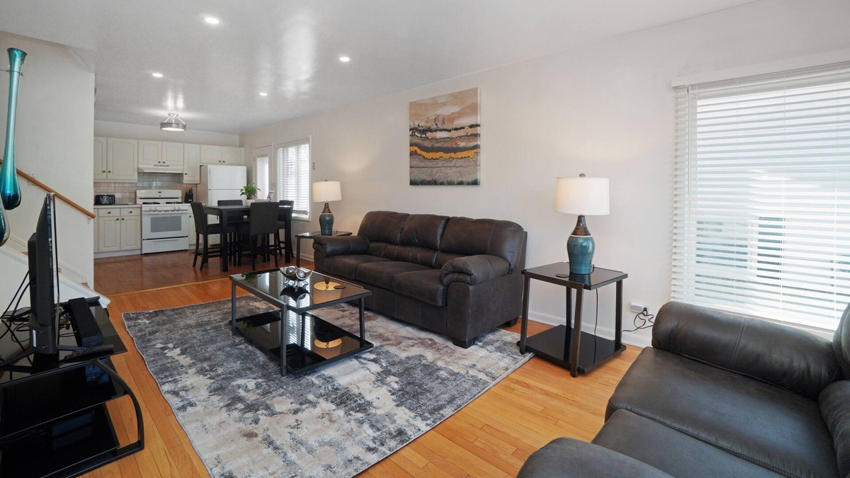 Elmhurst House | Extended Stay Elmhurst FHS Rental