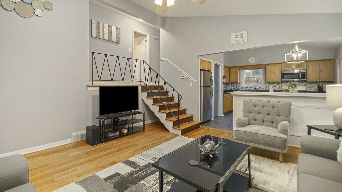 Glen Ellyn House | Extended Stay Glen Ellyn FHS Rental