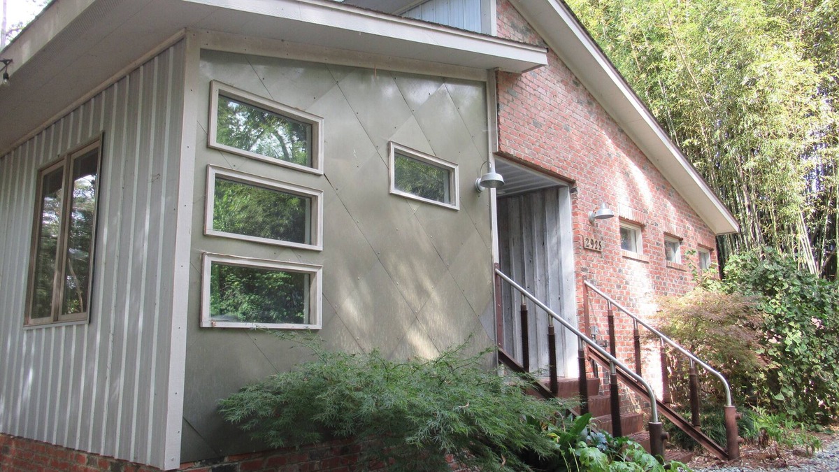 Burlington House | Extended Stay Large Waterfront Home in Secluded Bamboo Forest in Burlington NC
