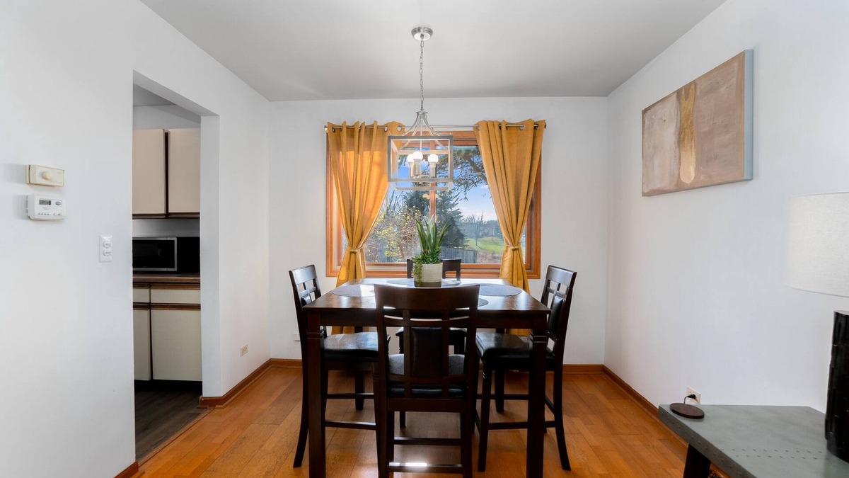 Fox Valley House | Extended Stay Naperville FHS Rental - Knoll Dr