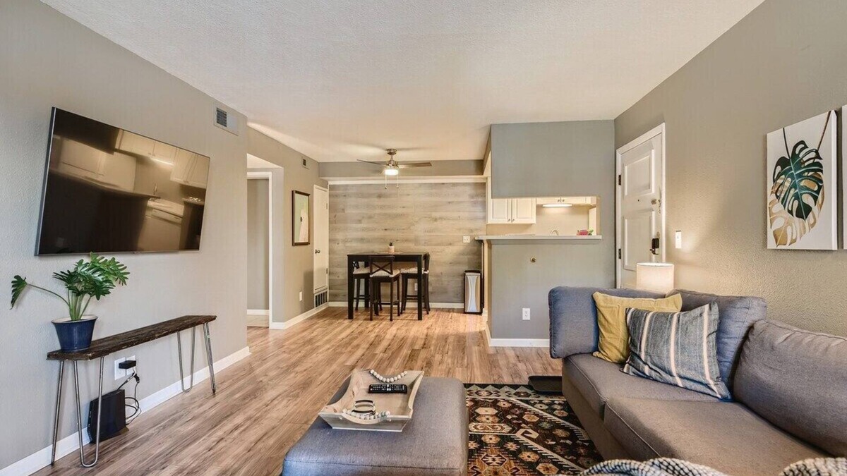 Aurora Highlands Condo | Extended Stay Rental with Pool and Patio