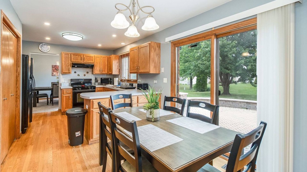 Woodridge House | Extended Stay Woodridge FHS Rental
