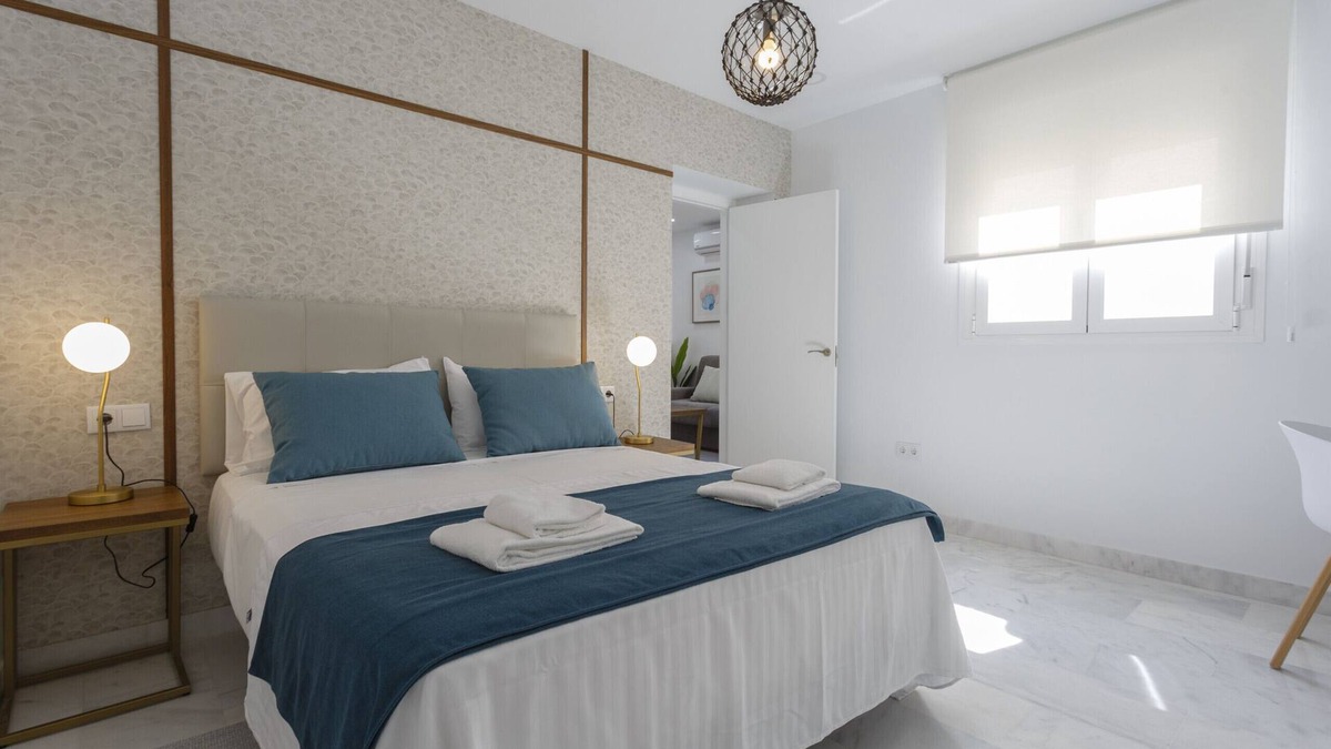 Old Town Apartment | Exterior apartment without terrace - BRUJULA by Cadiz4Rentals