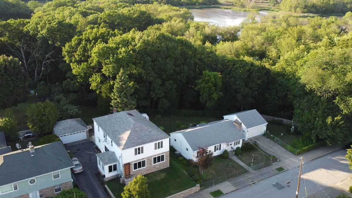 Central Falls House | Extraordinary 2-level Oasis 3 Kitchens Grps-25