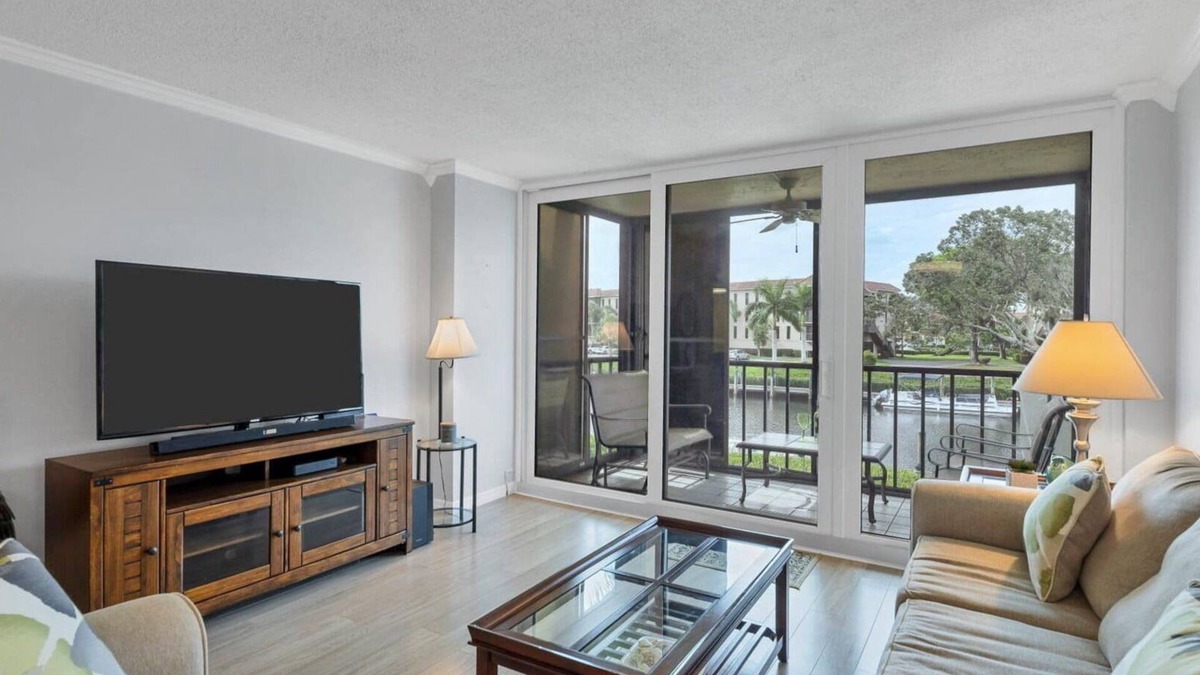 Charlotte Harbor Condo | 🥇 Extraordinary 2bd waterfront condo (CH897)