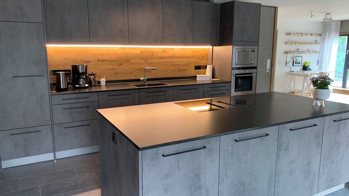 Reutlingen-Gonningen Condo | Extraordinary 4 room apartment 180 sqm at the foot of the Swabian Alb