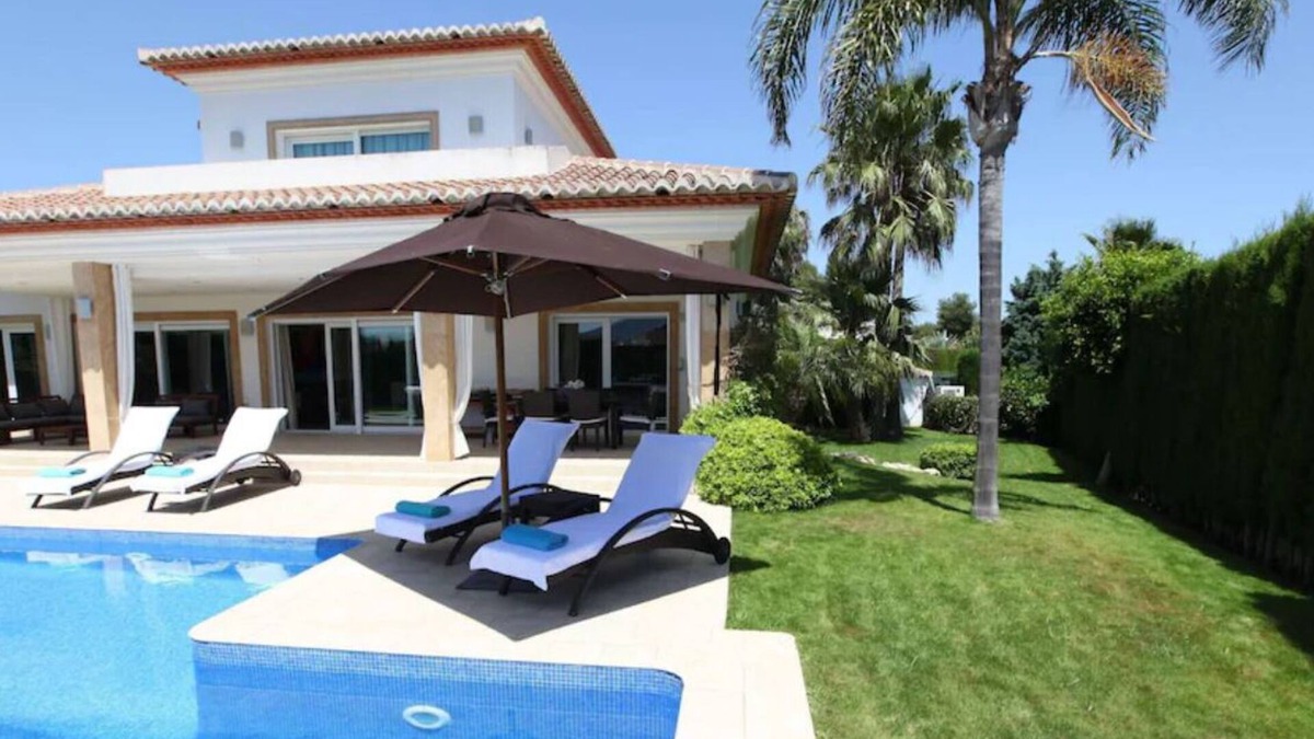 Costa Nova Villa | Extraordinary villa with large swimming pool
