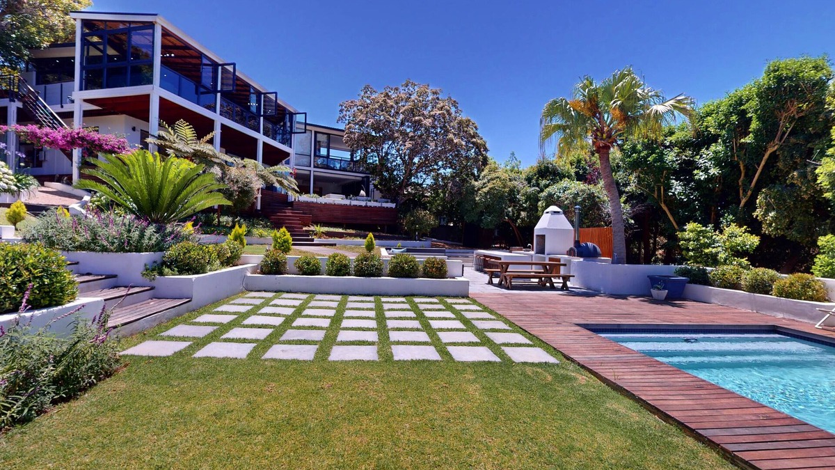 Redhill Villa | Extraordinary Villa in Cape Town. Perfect for a group trip or large family