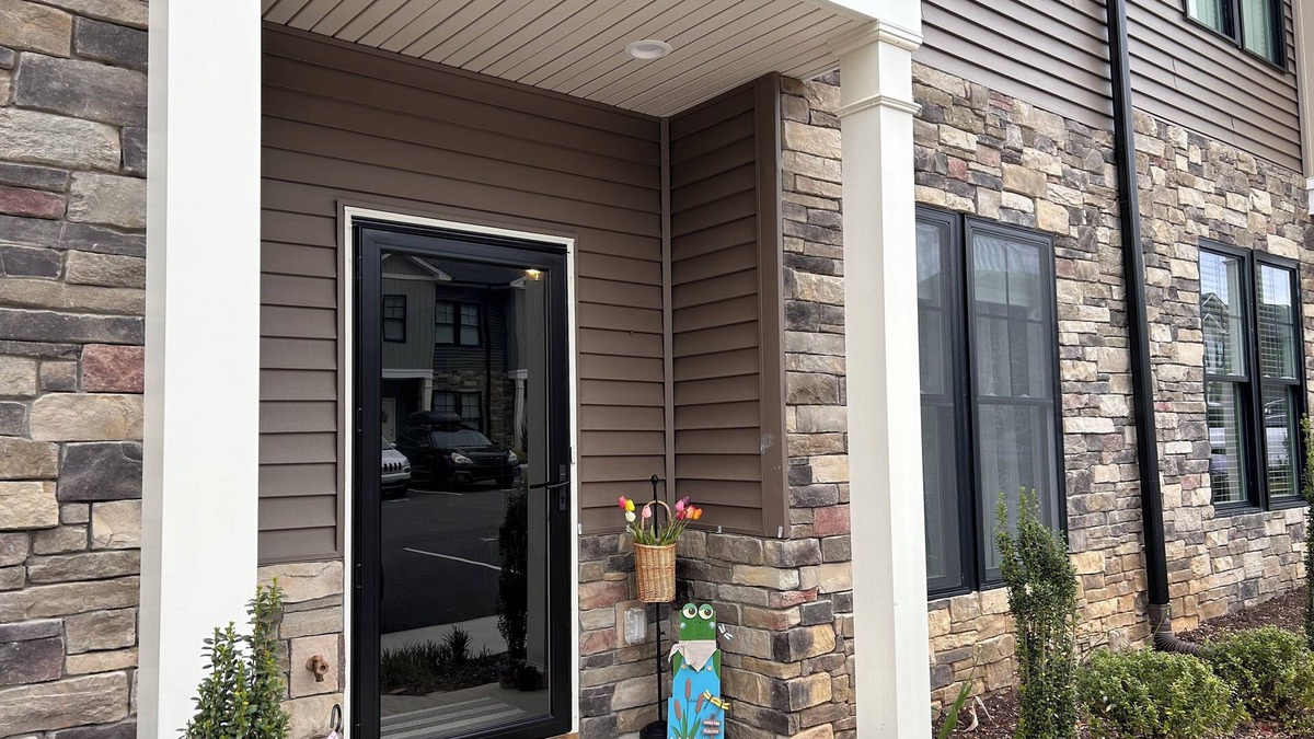 Naruna House | Extraordinary Women at the Commons-Newer Build Townhome Available