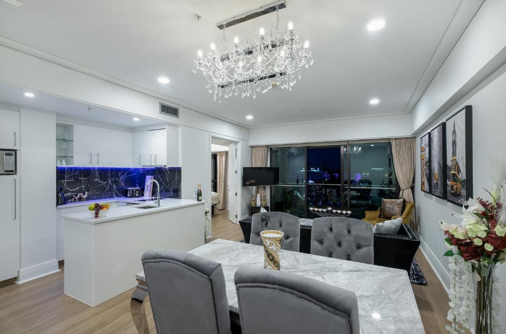 Auckland Central Business District Apartment | Extravagant Escape