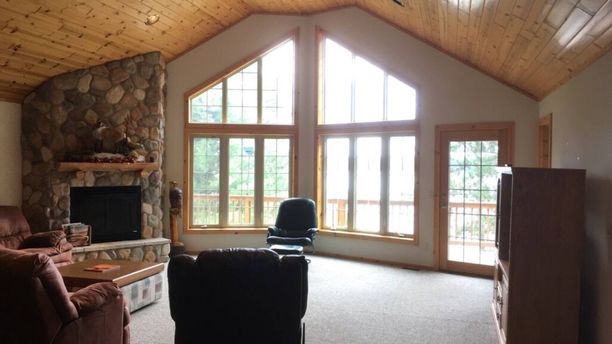 Minong Cottage | Extravagant Lake Front View Cottage