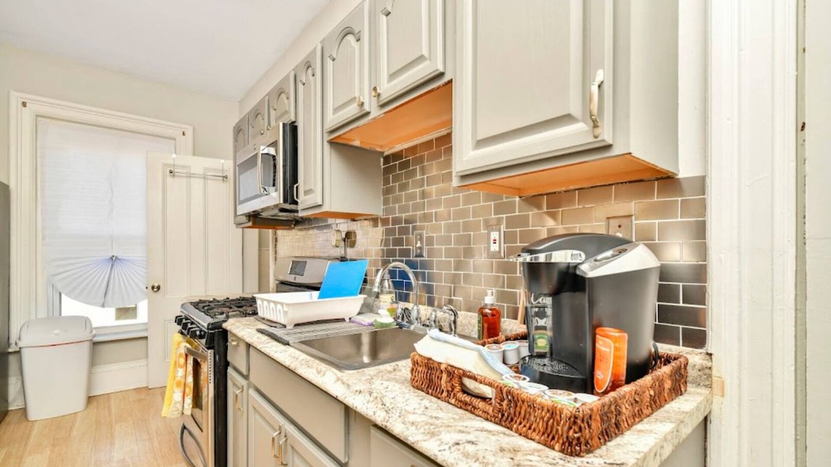 Dudley Square Apartment | Extremely clean and Affordable.
