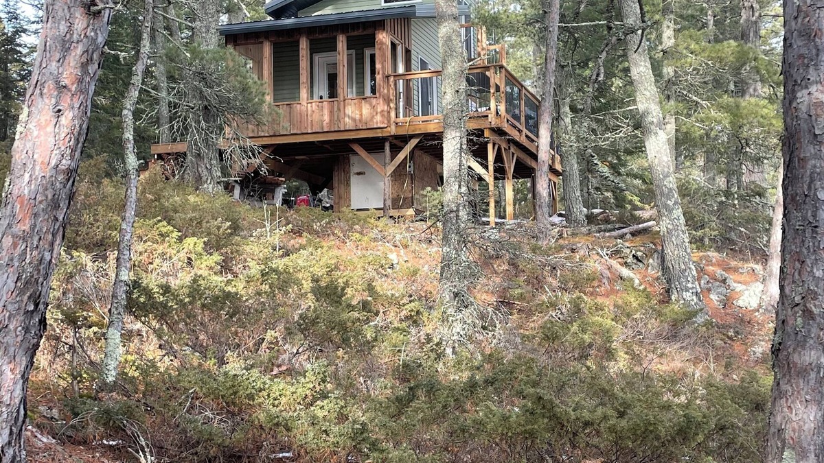 Kenora Cabin | Extremely private remote get away, nestled in the pine trees on pristine lake
