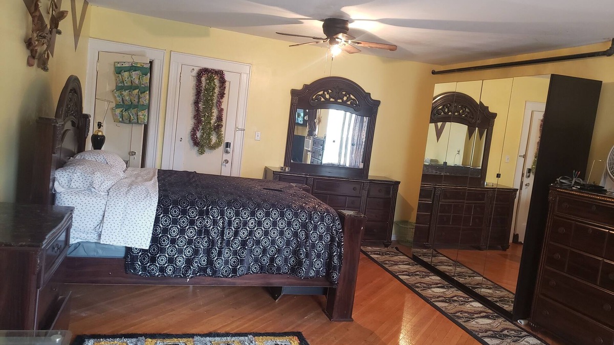 Flatlands House | Extremely Spacious and Beautiful, sleeps 7 people, 5 minutes from everything!