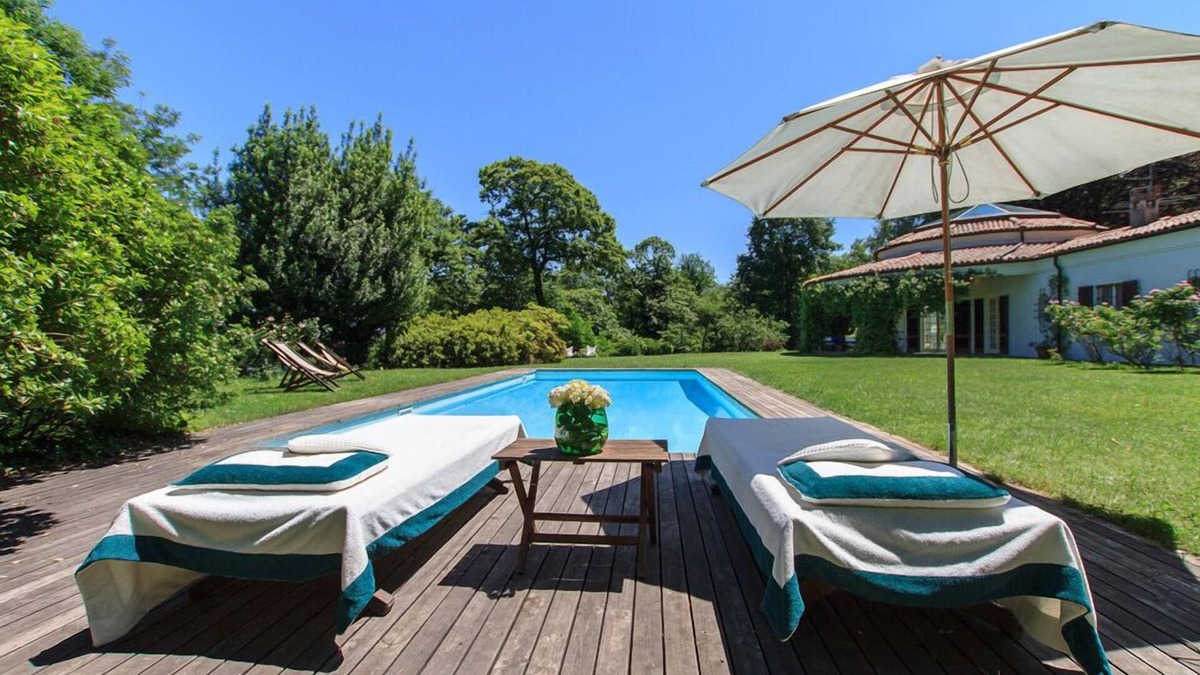 Dormelletto Villa | Eye-catching villa with pool in a huge private park! - Villa Monti