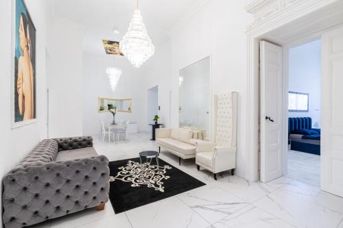 Belvaros - Lipotvaros Apartment | Eye of Budapest Luxury Apartment