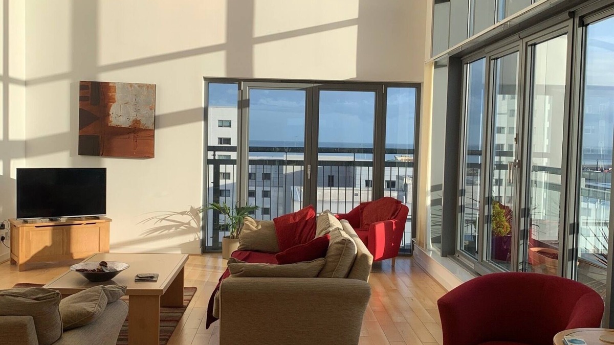 Newhaven Apartment | Eyrie on Edinburghs Seafront