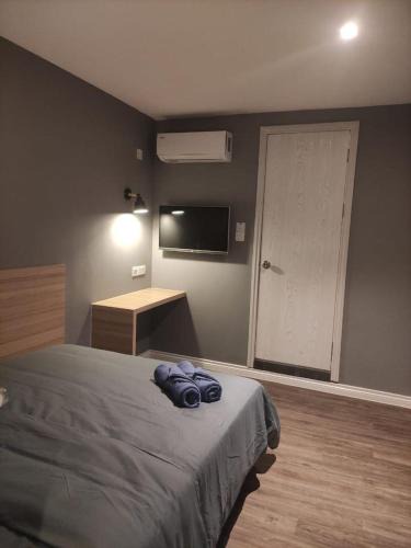 Gadong Hotel | EZ Cabins
