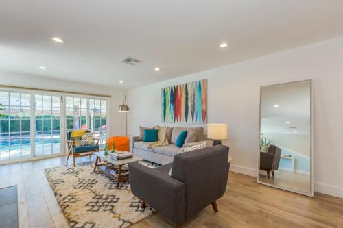 Southeast Anaheim House | F-54 Maverick