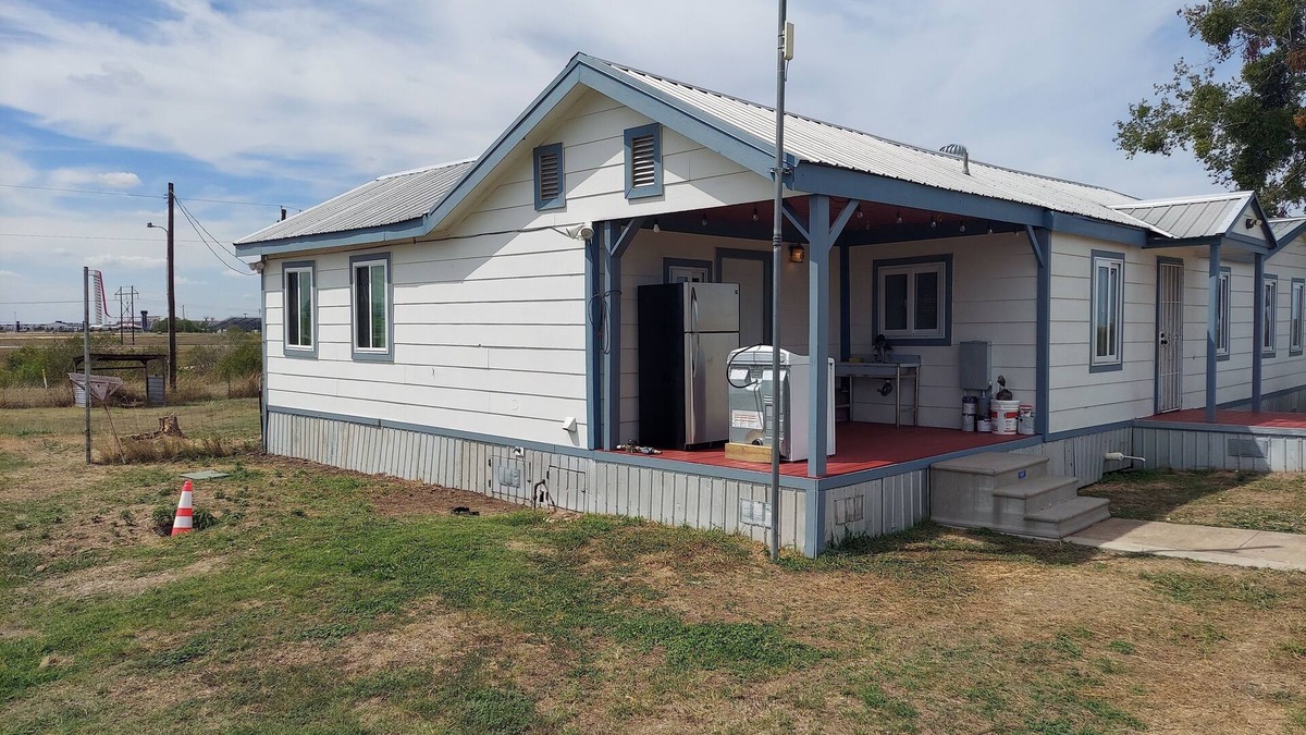 Del Valle House | F1 rental available for F1 this year. Right next to the track!