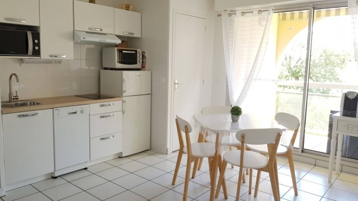 Royan Apartment | F2 250 m from the beach of Chay Royan
