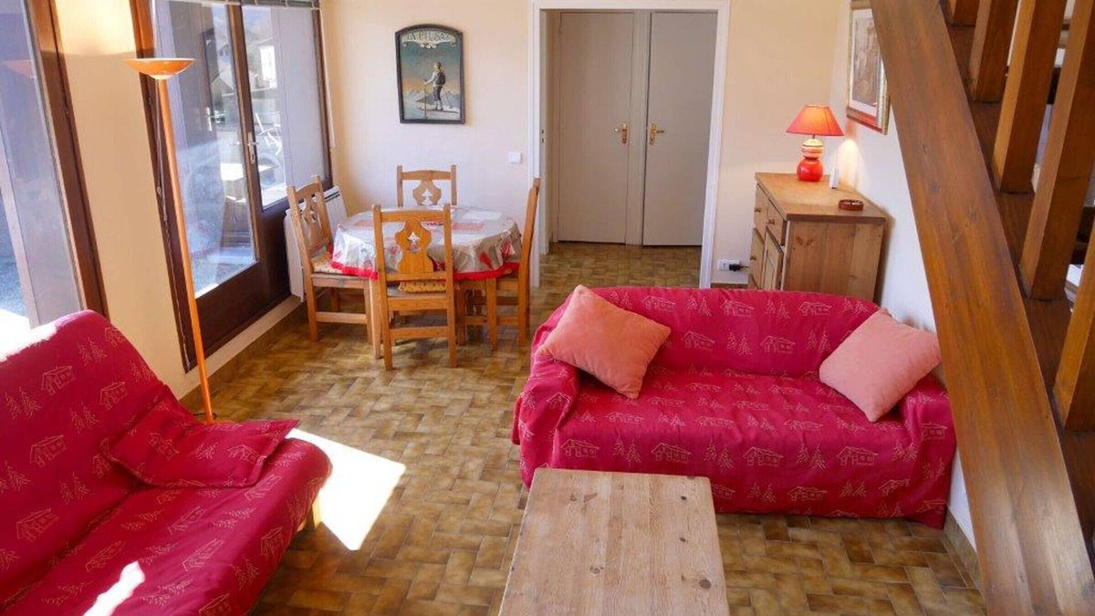 Sevrier Apartment | F2 Duplex with Lake View Terrace, Parking and WiFi – Annecy
