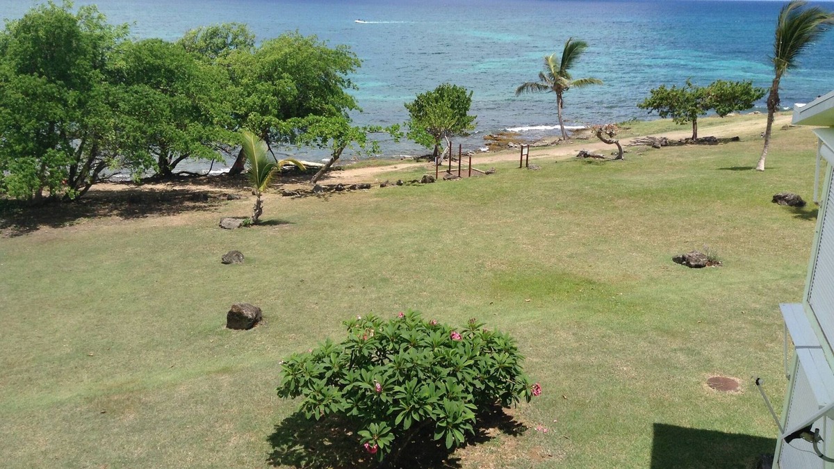 Gros Raisins Apartment | F2 facing the sea . Your holidays Les pieds dans l'eau
