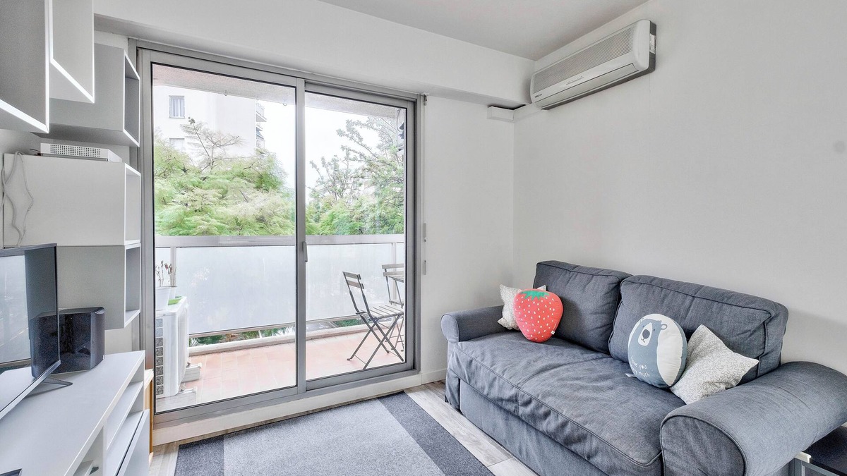 Liberation Apartment | F2 with balcony 15min from the Promenade des Anglais