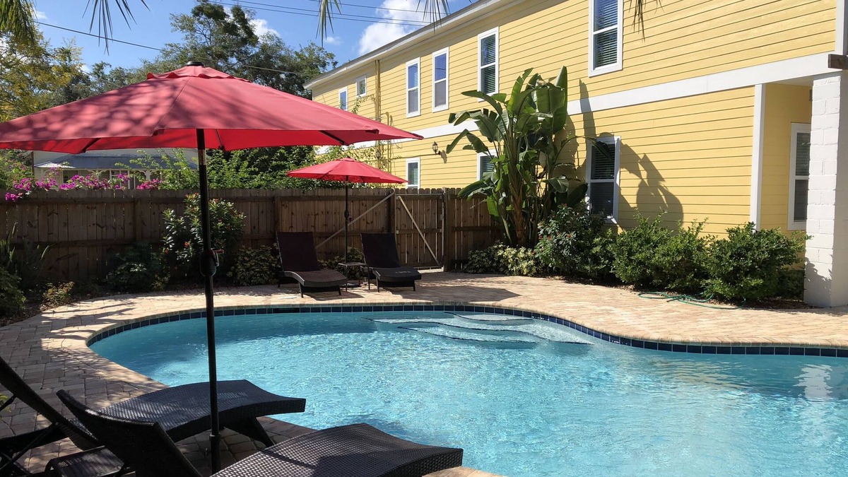 Lincolnville Apartment | F3, Downtown St. Augustine, POOL, King bed, office, free onsite parking