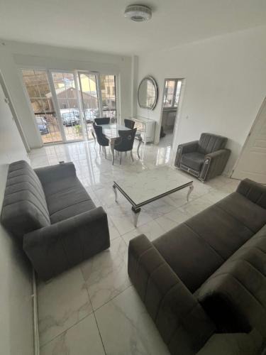 Oeting Apartment | F3 meubles