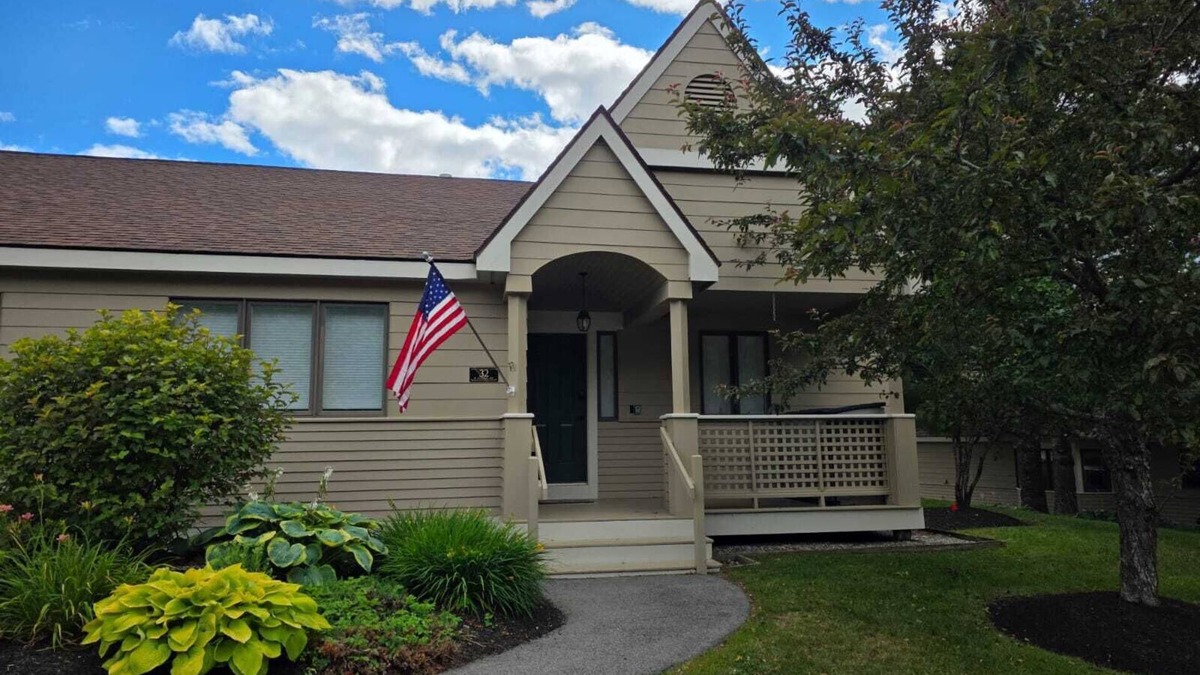 Bretton Woods Condo | F32 Modern Golf Course Home with Mountain Views