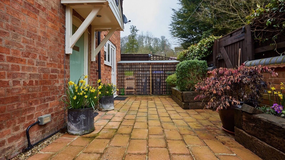 Avon Dassett Cottage | Fab 2 Bed Cotswolds Cottage with Private Courtyard