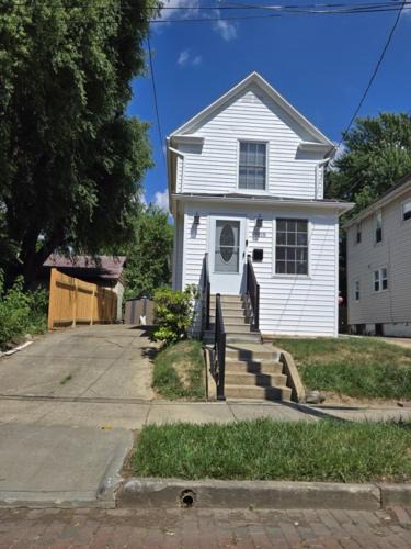 Akron House | Fab 50's Firestone Flat!