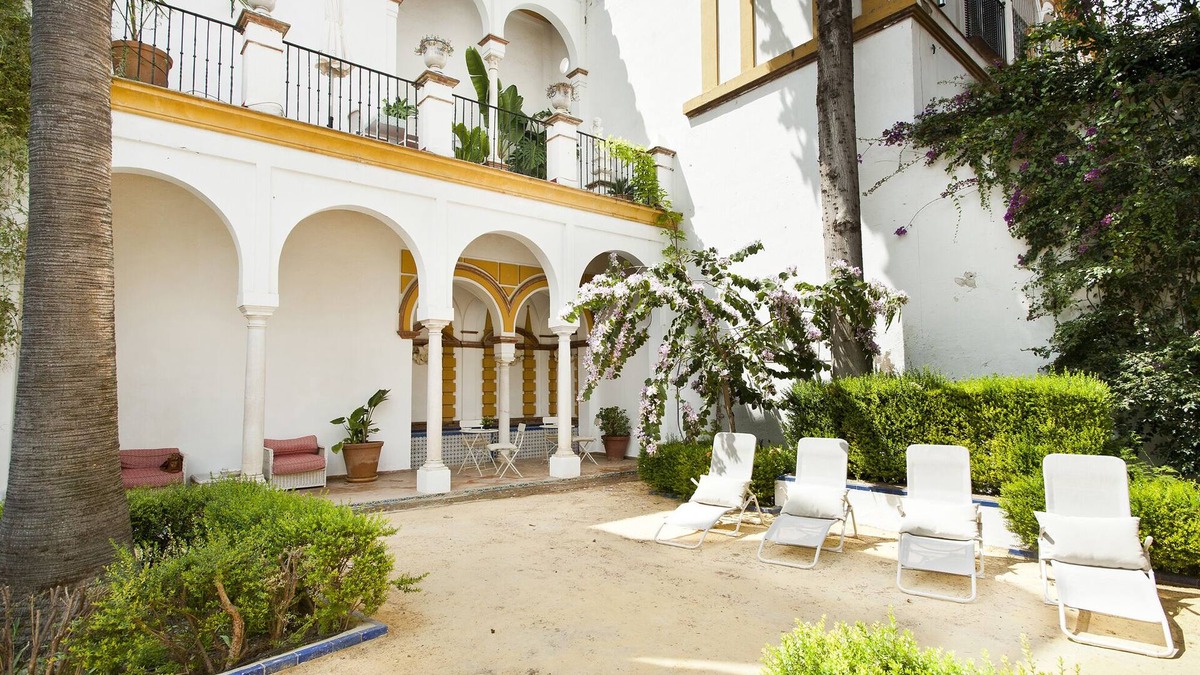 Santa Cruz House | FAB HOUSE WITH GARDEN & POOL HISTORIC CENTER BEHIND CATHEDRAL