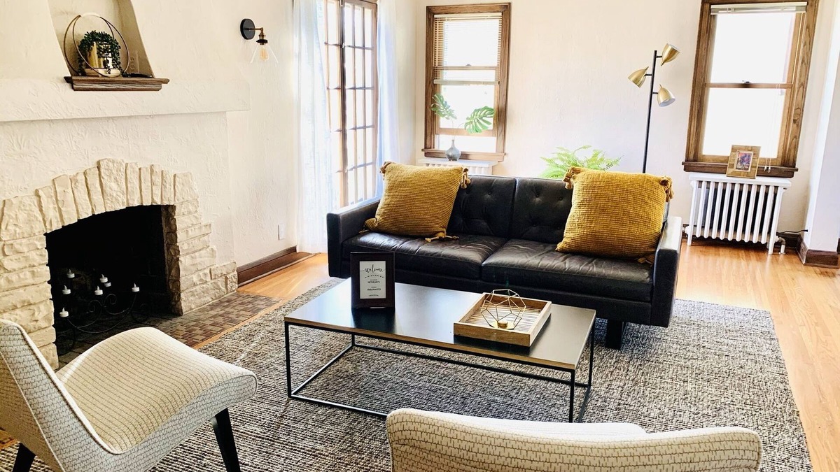 Fulton House | Fab location at 50th and France
