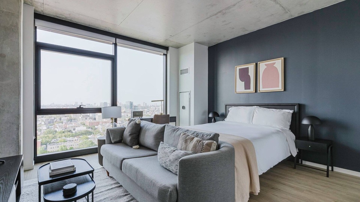 Near West Side Apartment | Fab West Loop Studio w/Pool, Spa, Gym, W/D & Lounge, by Blueground