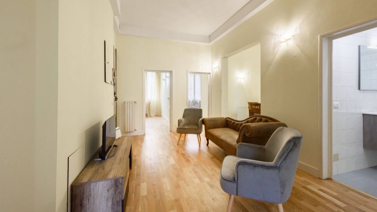 Careggi Rifredi Apartment | Fabbroni 3 bedrooms in Florence by Mmega