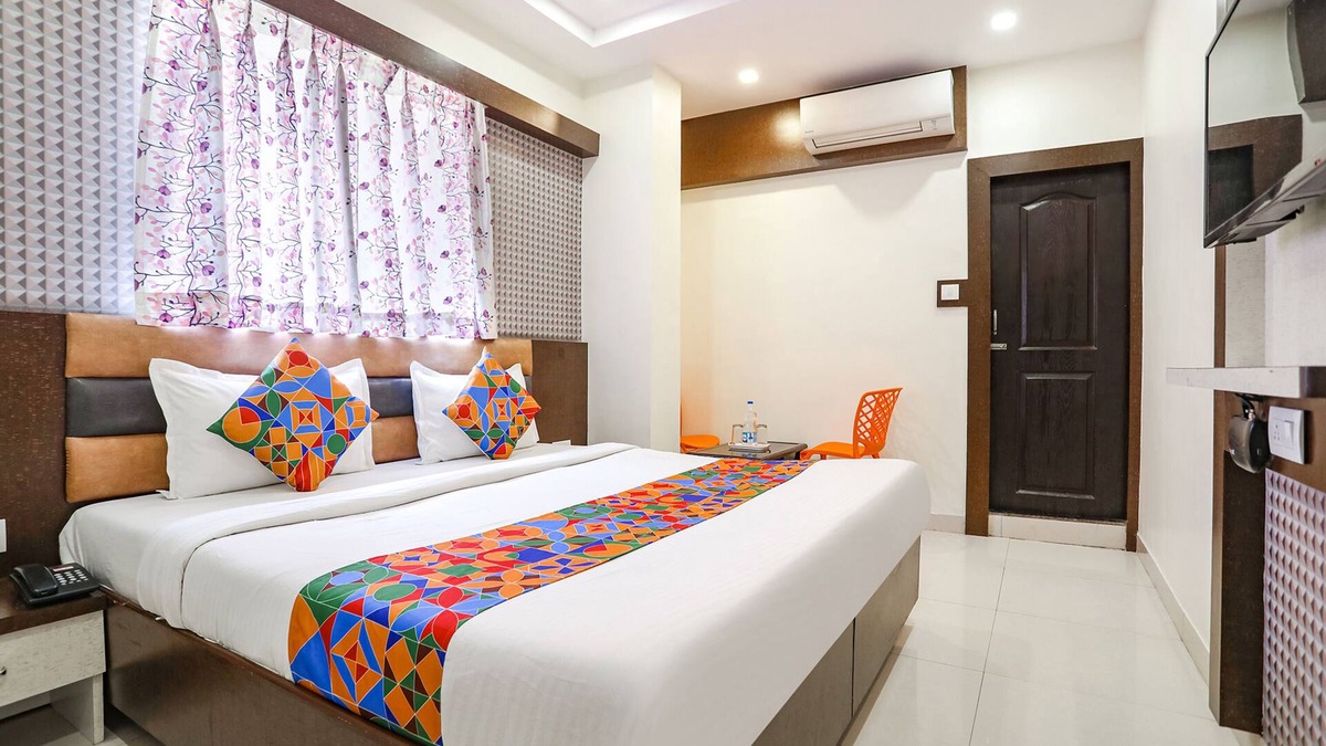 Nerul Hotel | Fabexpress Geeta Palace