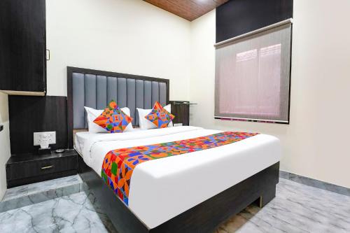Wellington Pier Hotel | FabExpress Gulshan Grand - Nr Gateway of India