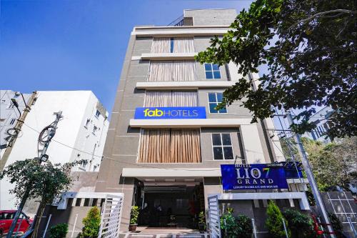 Hyderabad Hotel | FabHotel Lio7 Grand - Vanasthalipuram