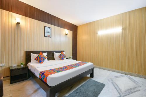 IMT Manesar Hotel | FabHotel Next Home Prime