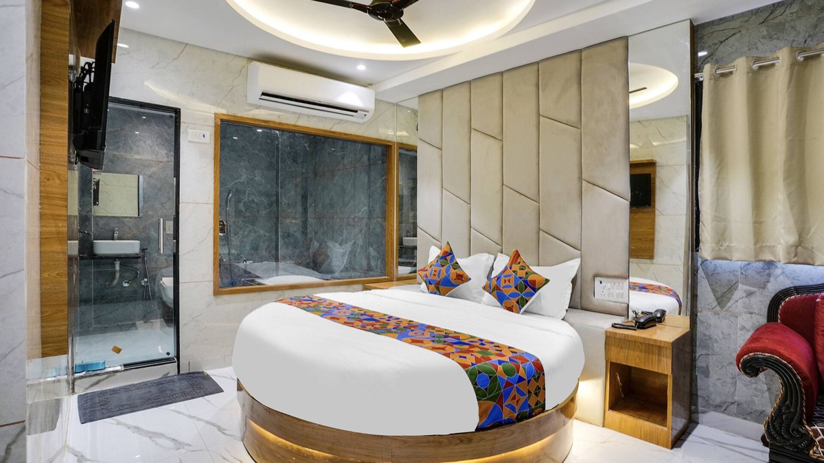 Dharavi Hotel | FabHotel Regal Residency