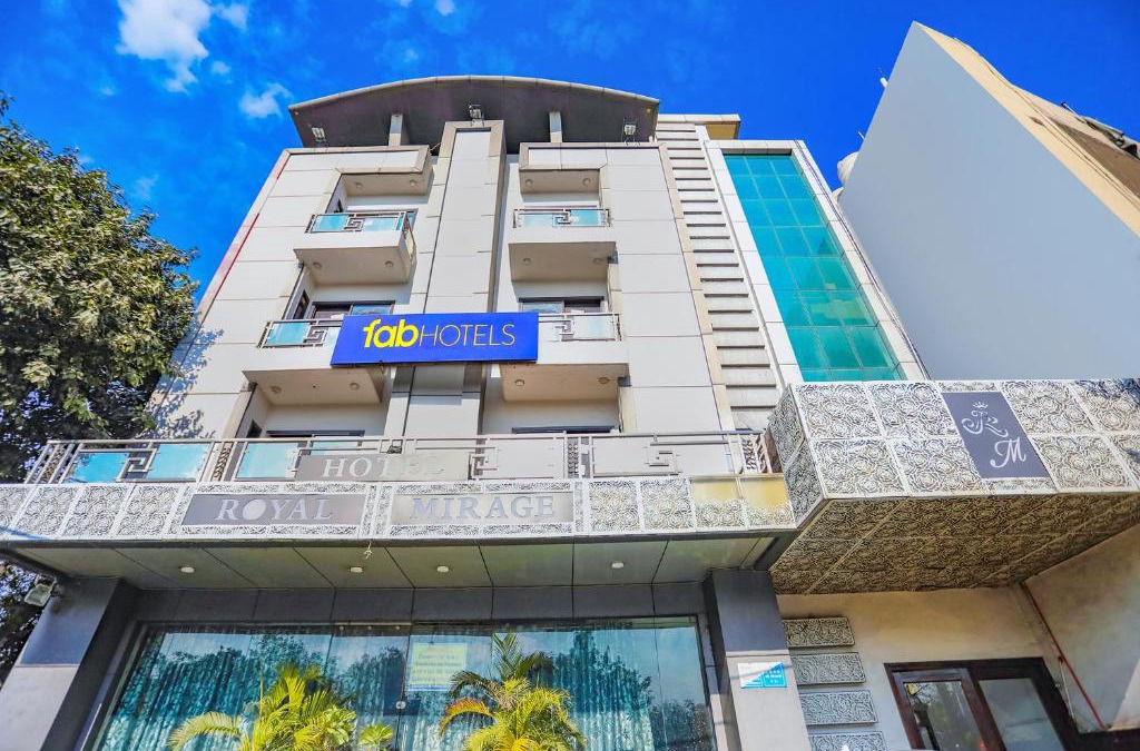 Pitampura Hotel | FabHotel Royal Mirage I